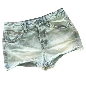 Free People Midrise Light Wash Button Fly Cheeky Denim Fray Jean Short Size 26